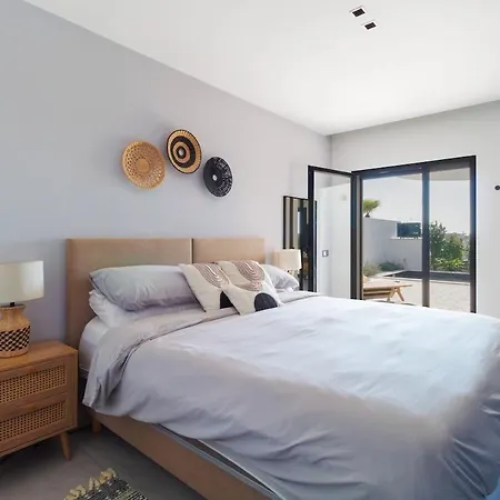 Villa Luxury With Heated Pool
