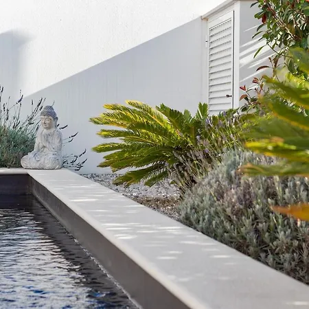 Luxury With Heated Pool Nadadouro