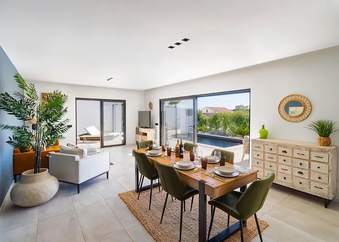 Villa Casa Christina Silver Coast - Luxury With Heated Pool *